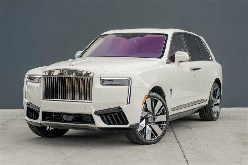 2025 Rolls Royce Cullinan photo 3