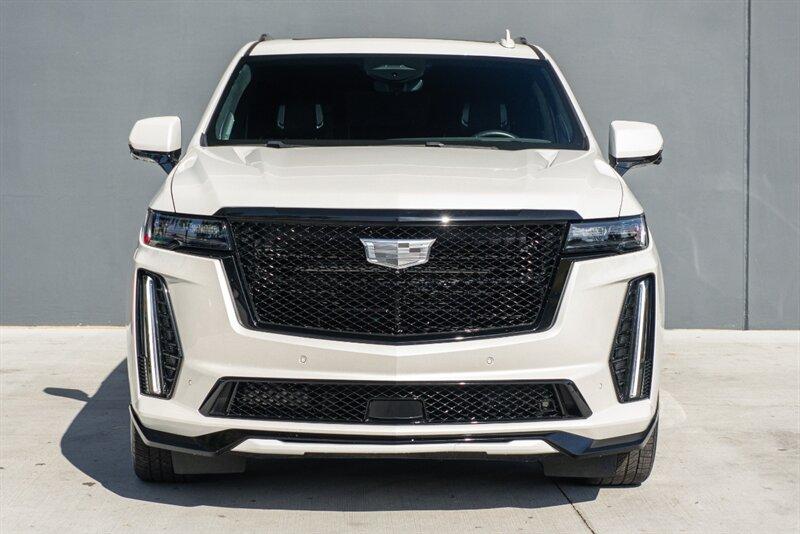 2024 Cadillac Escalade V-Series photo 2