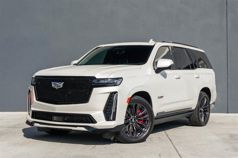 2024 Cadillac Escalade V-Series photo 3