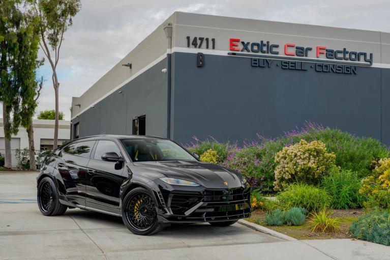 2025 Lamborghini Urus 4.0 V8 PHEV SE's photo