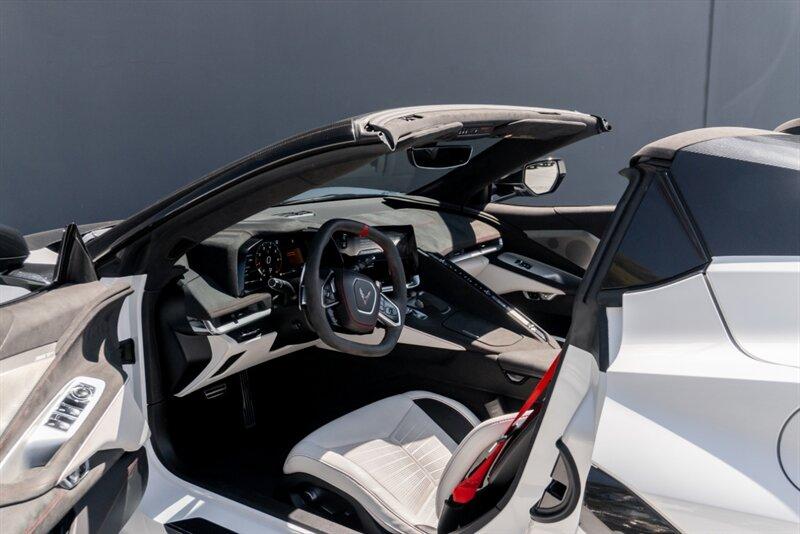 2023 Chevrolet Corvette Stingray Convertible photo 12