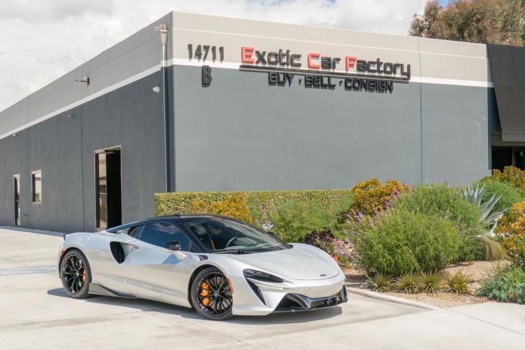 2023 McLaren Artura 3.0 Performance's photo