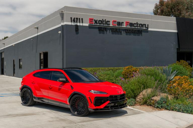 2026 Lamborghini Urus SE's photo