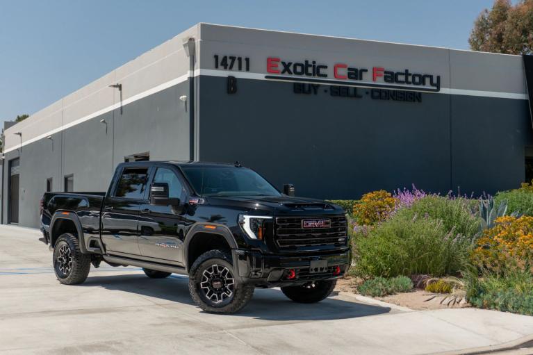 2026 GMC Sierra 4WD Crew Cab Standard Box AT4X's photo