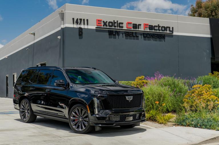 2025 Cadillac Escalade 4WD Escalade-V's photo