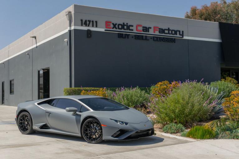 2022 Lamborghini Huracan EVO Coupe's photo
