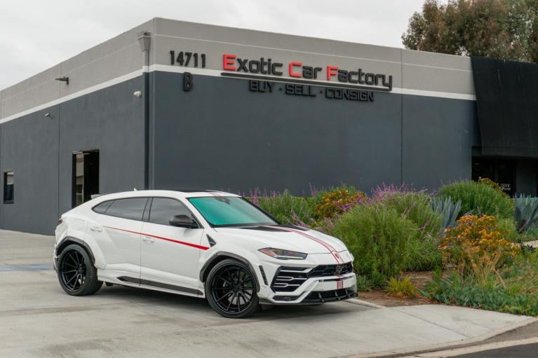2021 Lamborghini Urus 4.0 V8 Pearl Capsule's photo