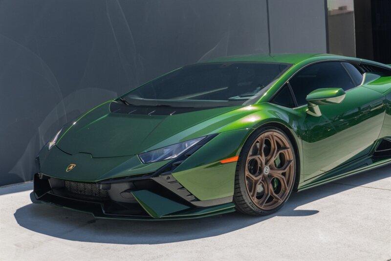 2023 Lamborghini Huracan Tecnica photo 8