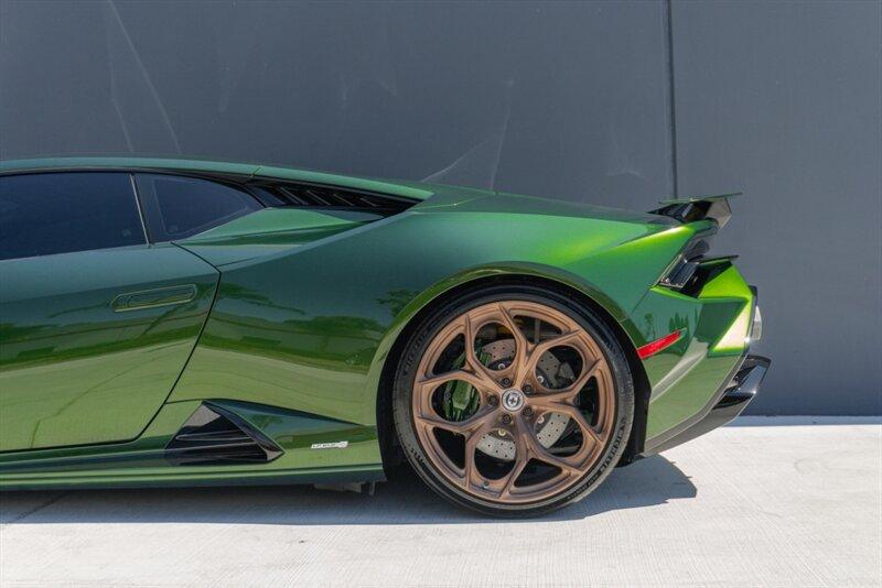 2023 Lamborghini Huracan Tecnica photo 9