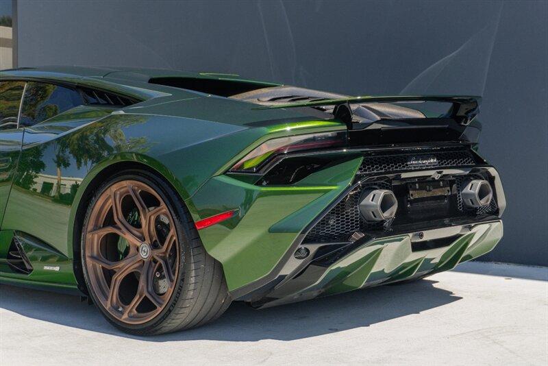 2023 Lamborghini Huracan Tecnica photo 11