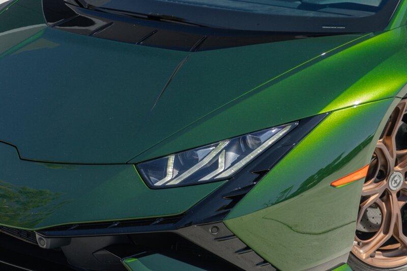 2023 Lamborghini Huracan Tecnica photo 14
