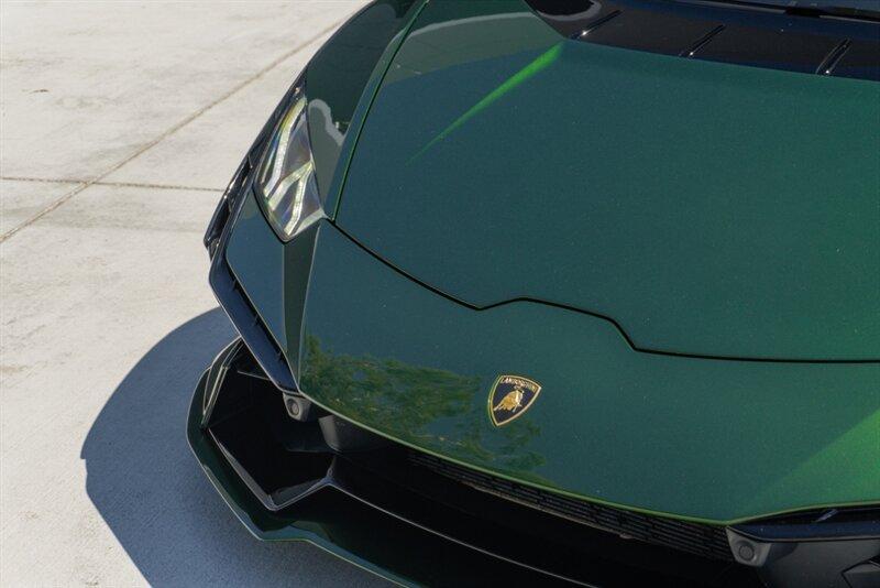 2023 Lamborghini Huracan Tecnica photo 15