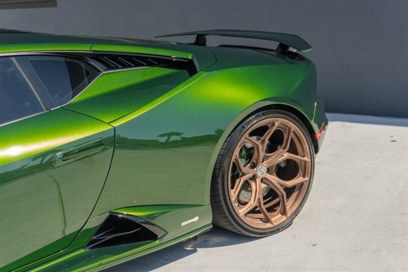 2023 Lamborghini Huracan Tecnica photo 16