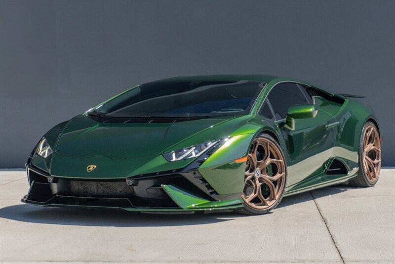 2023 Lamborghini Huracan Tecnica photo 2