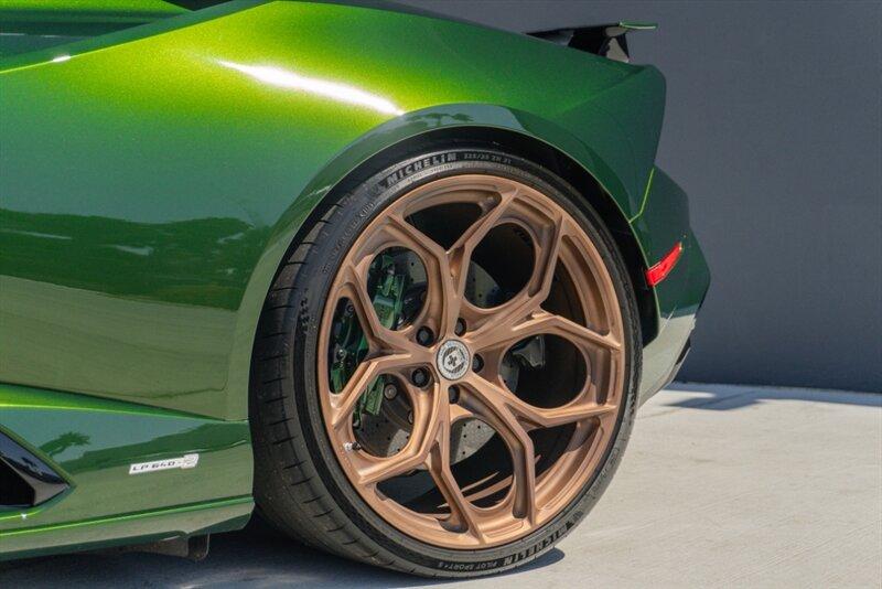 2023 Lamborghini Huracan Tecnica photo 17