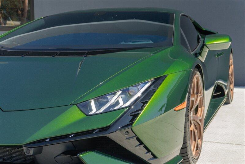 2023 Lamborghini Huracan Tecnica photo 22