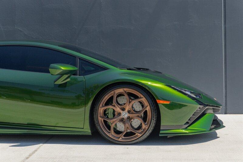 2023 Lamborghini Huracan Tecnica photo 31