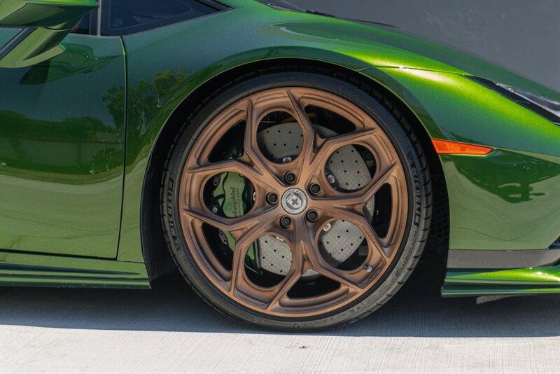 2023 Lamborghini Huracan Tecnica photo 32