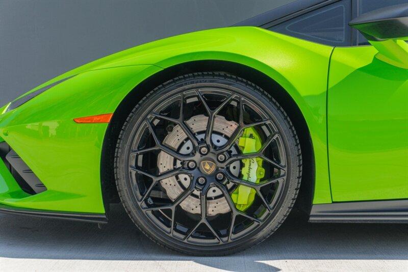 2021 Lamborghini Huracan Evo Coupe photo 8