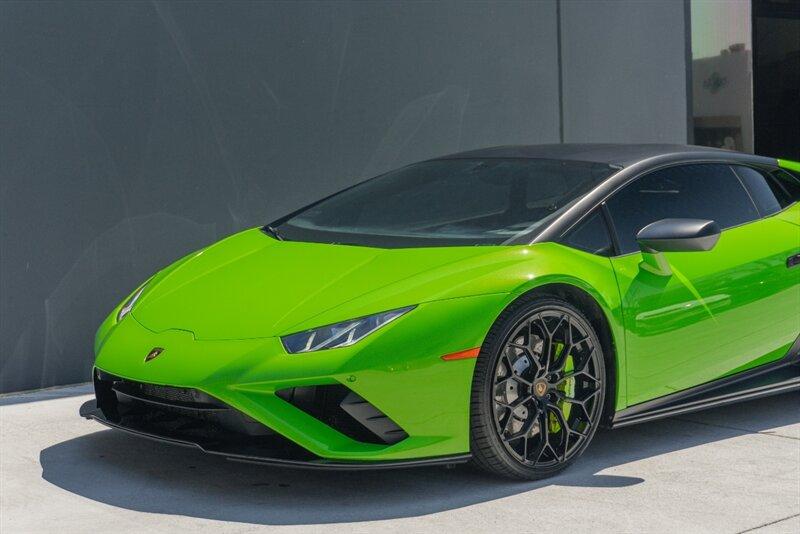 2021 Lamborghini Huracan Evo Coupe photo 9