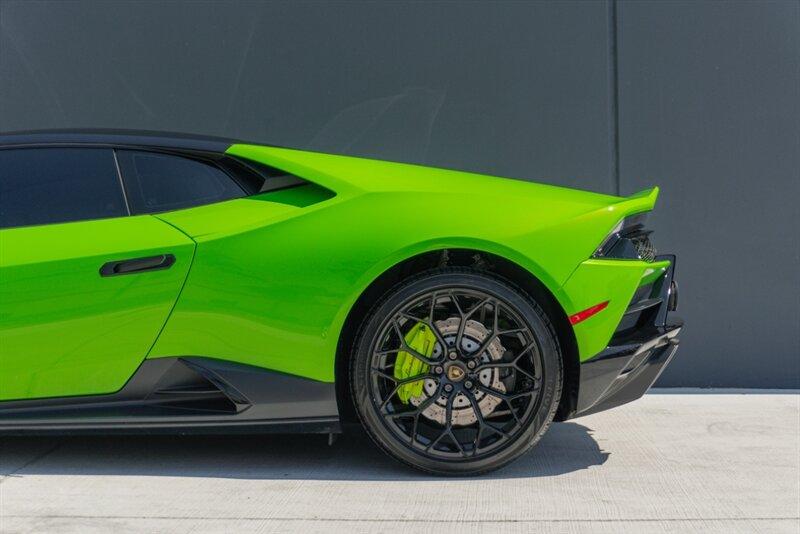 2021 Lamborghini Huracan Evo Coupe photo 10