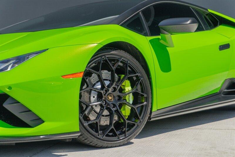 2021 Lamborghini Huracan Evo Coupe photo 13