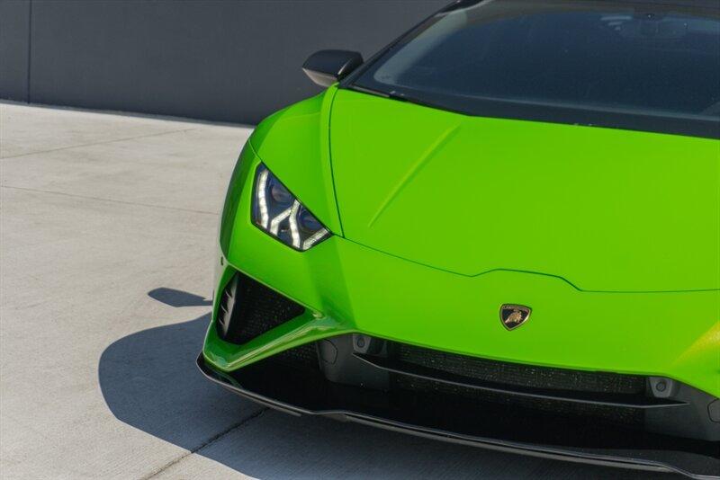2021 Lamborghini Huracan Evo Coupe photo 16