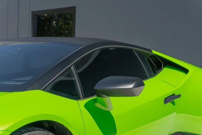 2021 Lamborghini Huracan Evo Coupe photo 17