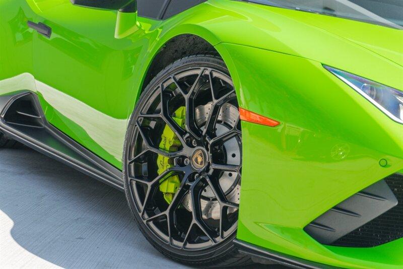 2021 Lamborghini Huracan Evo Coupe photo 19