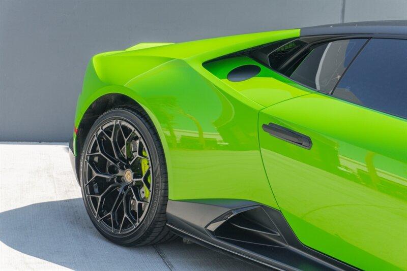 2021 Lamborghini Huracan Evo Coupe photo 20