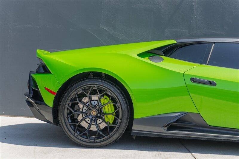 2021 Lamborghini Huracan Evo Coupe photo 21