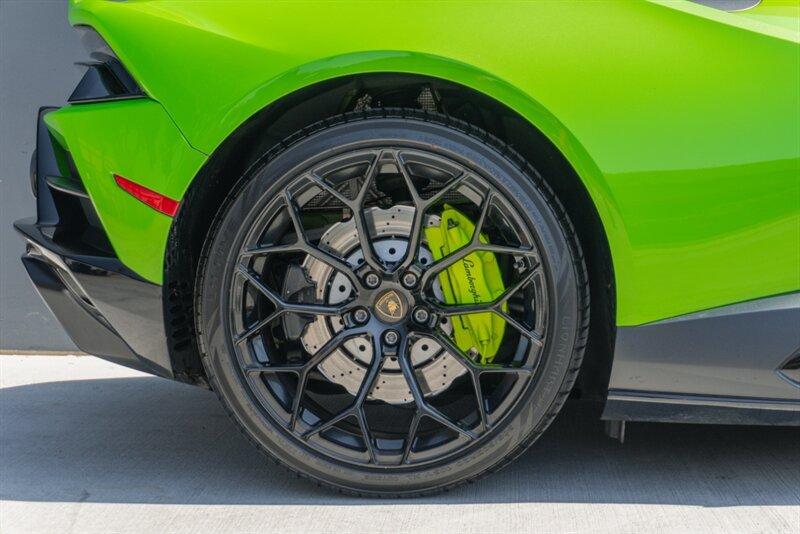 2021 Lamborghini Huracan Evo Coupe photo 22