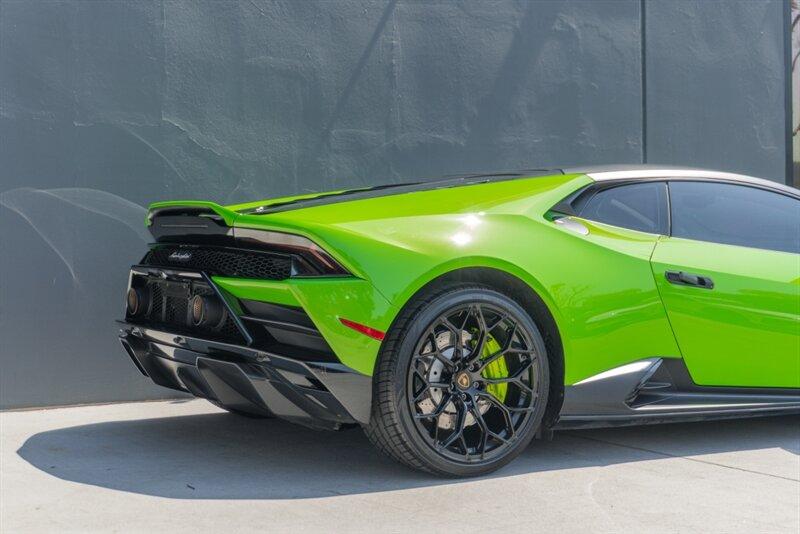 2021 Lamborghini Huracan Evo Coupe photo 23
