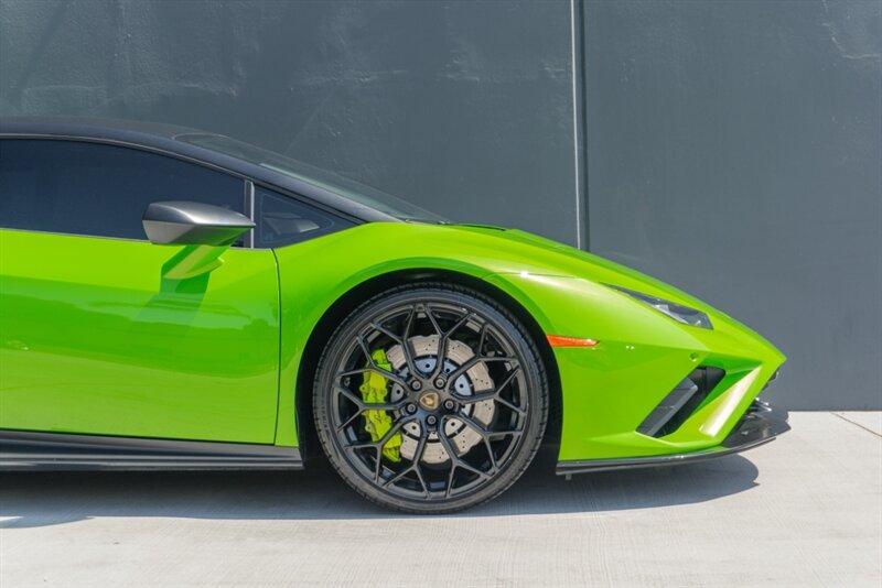 2021 Lamborghini Huracan Evo Coupe photo 24