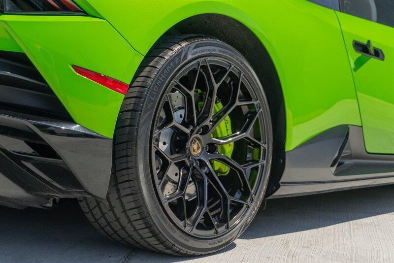 2021 Lamborghini Huracan Evo Coupe photo 28