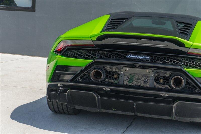 2021 Lamborghini Huracan Evo Coupe photo 31