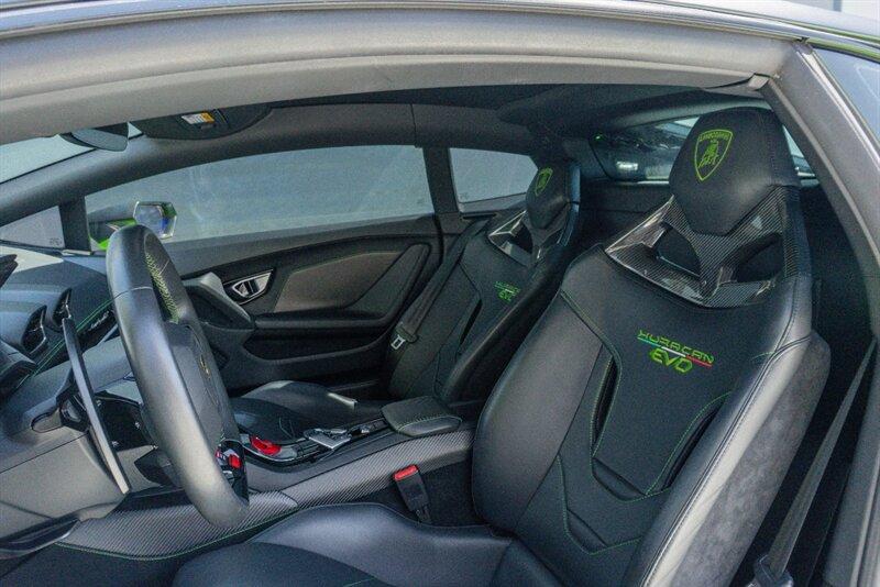2021 Lamborghini Huracan Evo Coupe photo 36