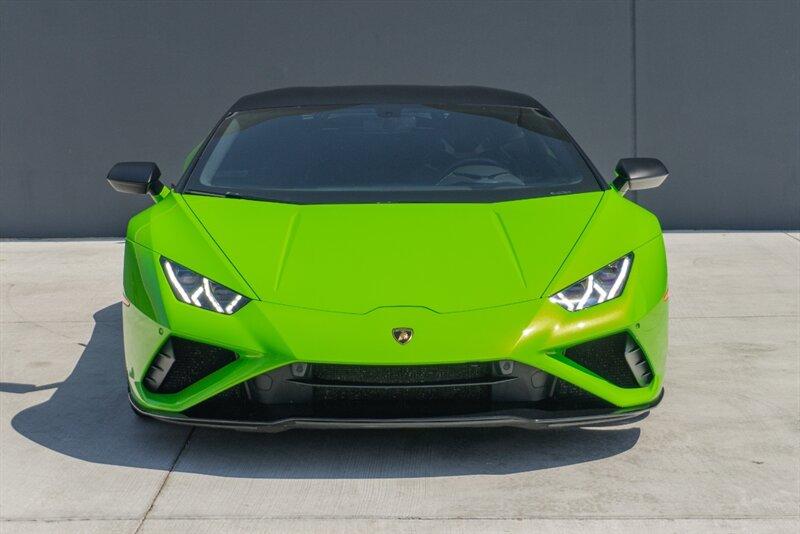 2021 Lamborghini Huracan Evo Coupe photo 4