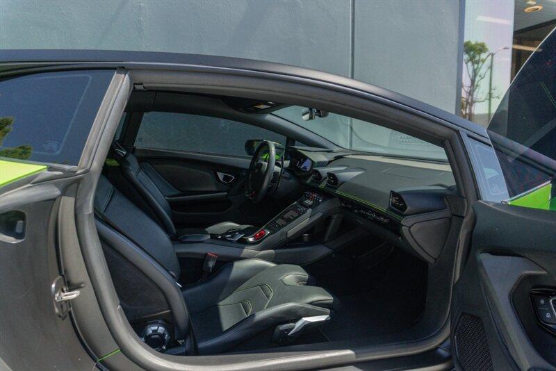 2021 Lamborghini Huracan Evo Coupe photo 38