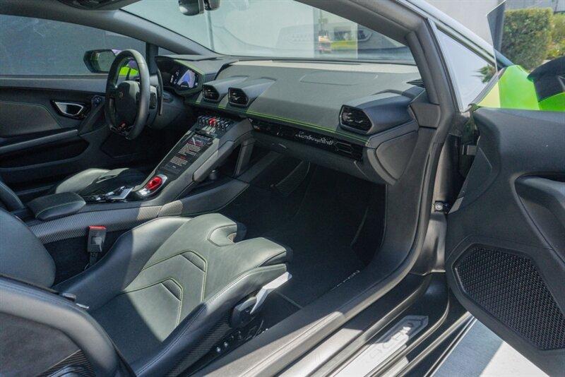2021 Lamborghini Huracan Evo Coupe photo 39
