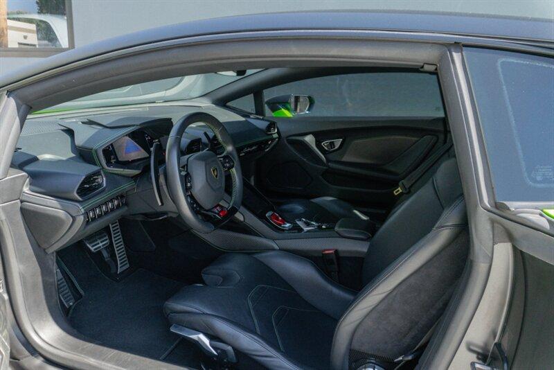 2021 Lamborghini Huracan Evo Coupe photo 41