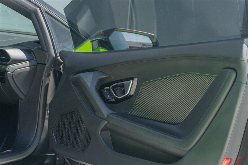 2021 Lamborghini Huracan Evo Coupe photo 49