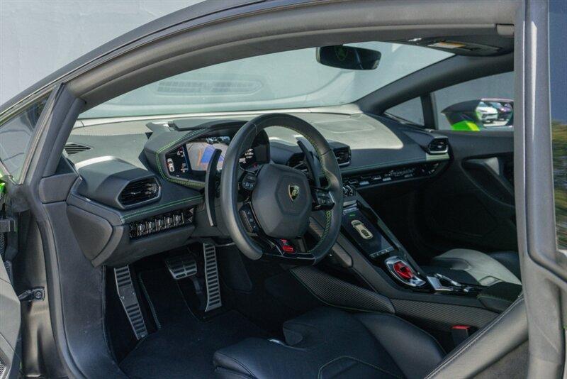 2021 Lamborghini Huracan Evo Coupe photo 59