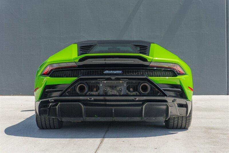 2021 Lamborghini Huracan Evo Coupe photo 5