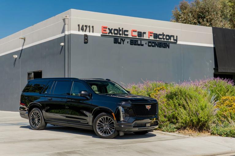 2025 Cadillac Escalade ESV Sport Platinum