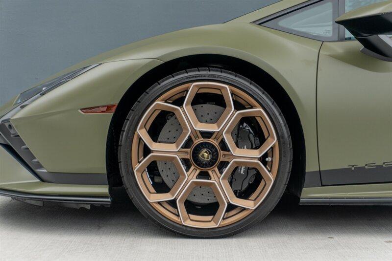 2023 Lamborghini Huracan Tecnica photo 10