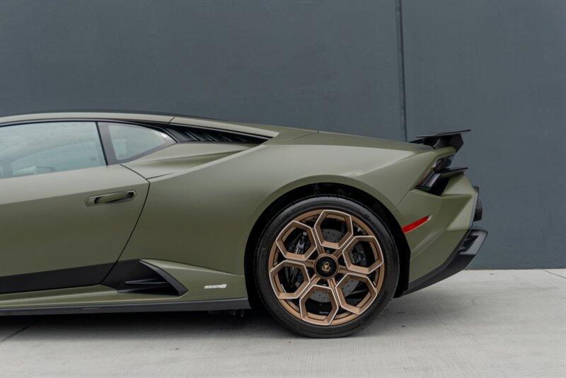 2023 Lamborghini Huracan Tecnica photo 12