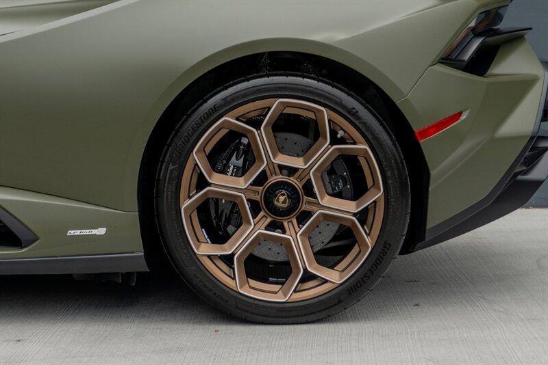 2023 Lamborghini Huracan Tecnica photo 13