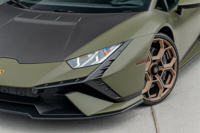2023 Lamborghini Huracan Tecnica photo 15