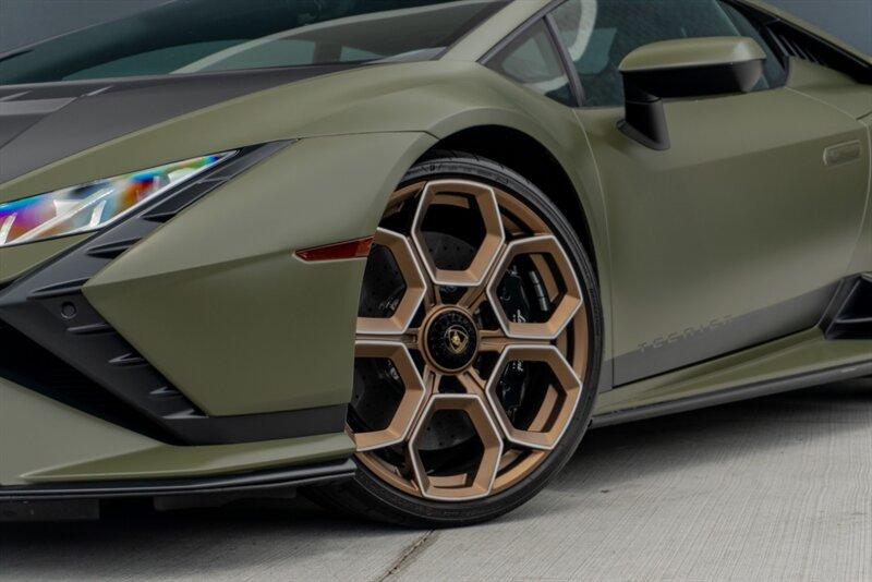 2023 Lamborghini Huracan Tecnica photo 16